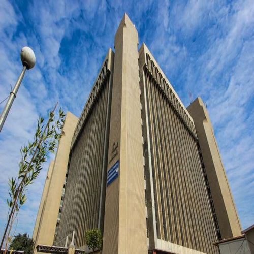 وزير التعليم العالي والبحث العلمي الدكتور يمنح شكر وتقدير الى جامعة المستقبل 