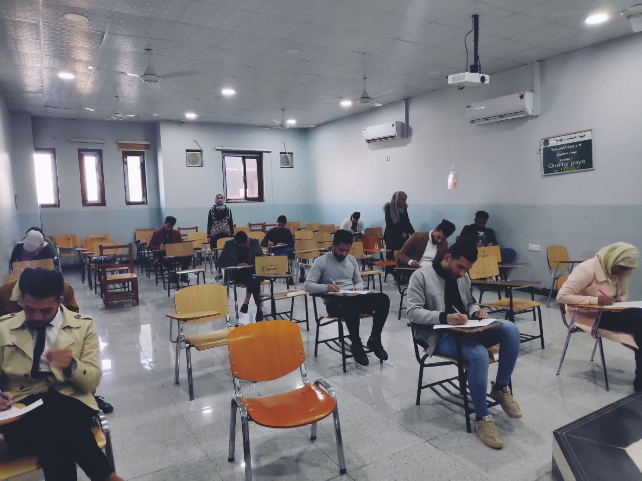 امتحانات الشهر الاول العملي لماده فيزياء الاجهزه الطبية طبية
