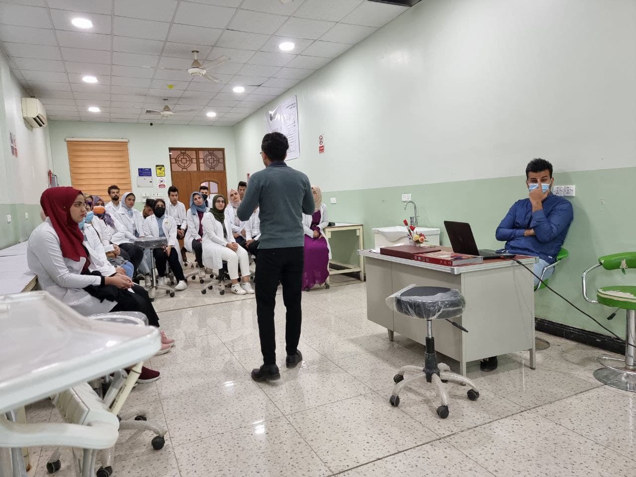 The Department of Dentistry holds an awareness lecture on the ethics and requirements for writing a prescription