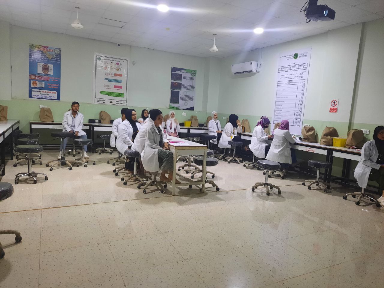 قسم طب الأسنان محاضرة تعليمية بعنوان تطبيقات استخدام الواقع المعزز في تعليم طب الاسنان 