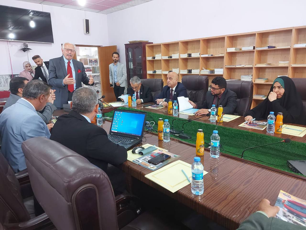 الندوة العلمية الاولى الكلية التقنية الادارية 