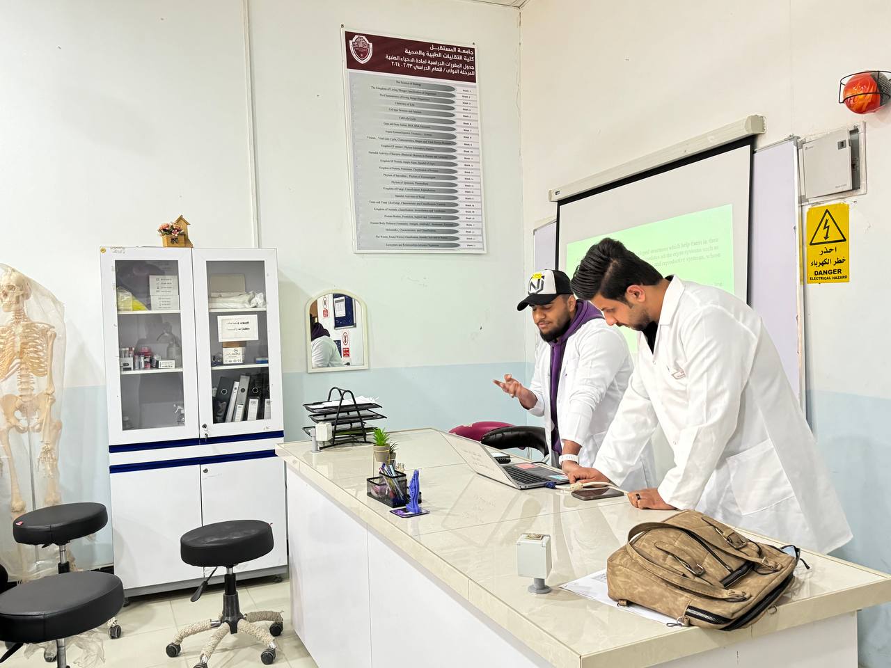نشاط من المحاضرات العملية لطلبة قسم التقنيات الاحيائية الطبية المرحلة الاولى