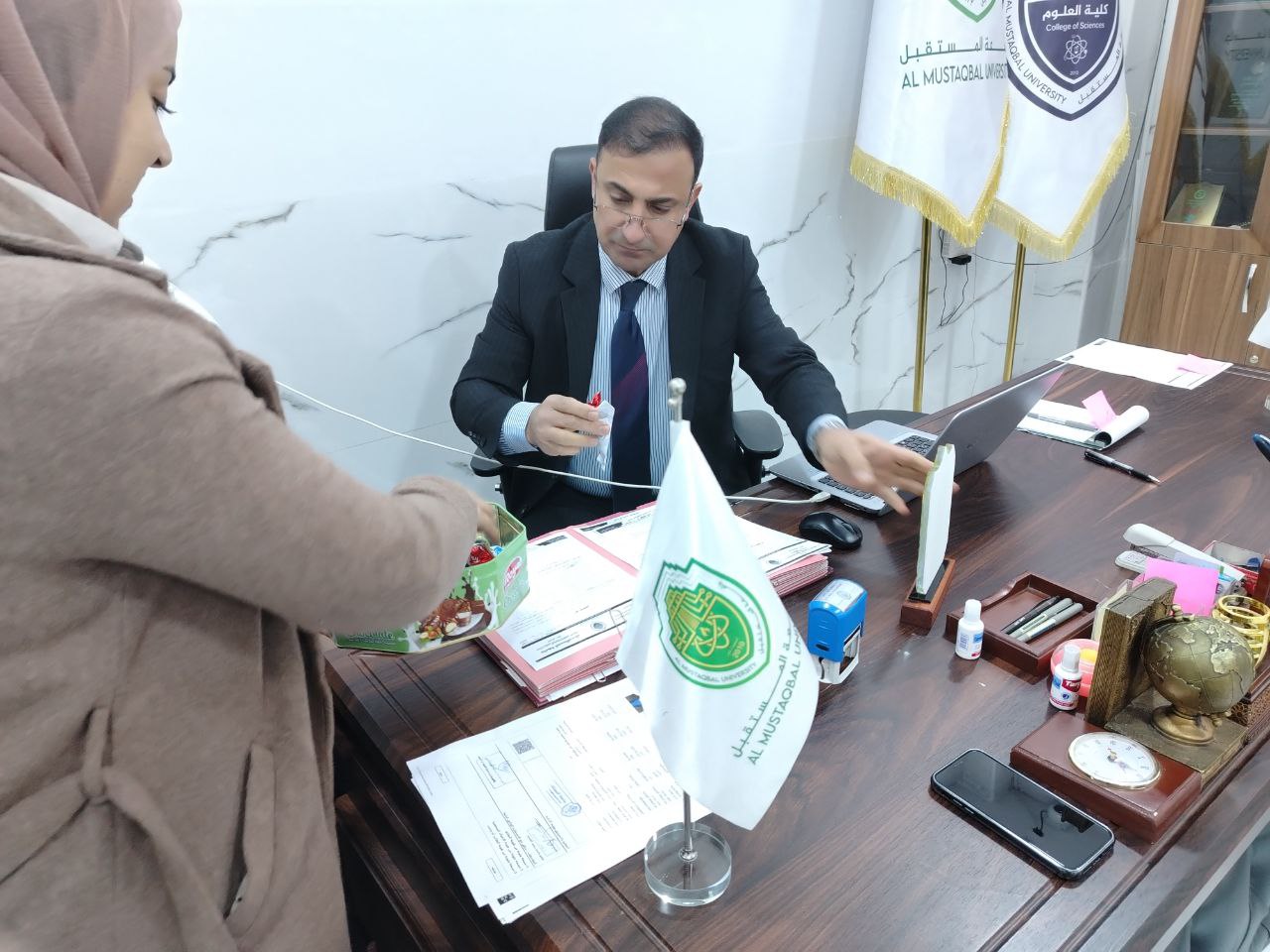 قسم الكيمياء الحياتية يحتفي بذكرى ولادة أمير المؤمنين الإمام علي (عليه السلام)