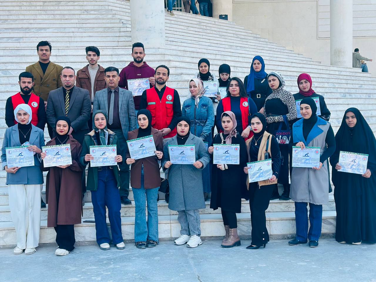 Sustainability Ambassadors: Biochemistry Department Students Receive Participation Certificates from the Red Crescent Society – Babil Branch