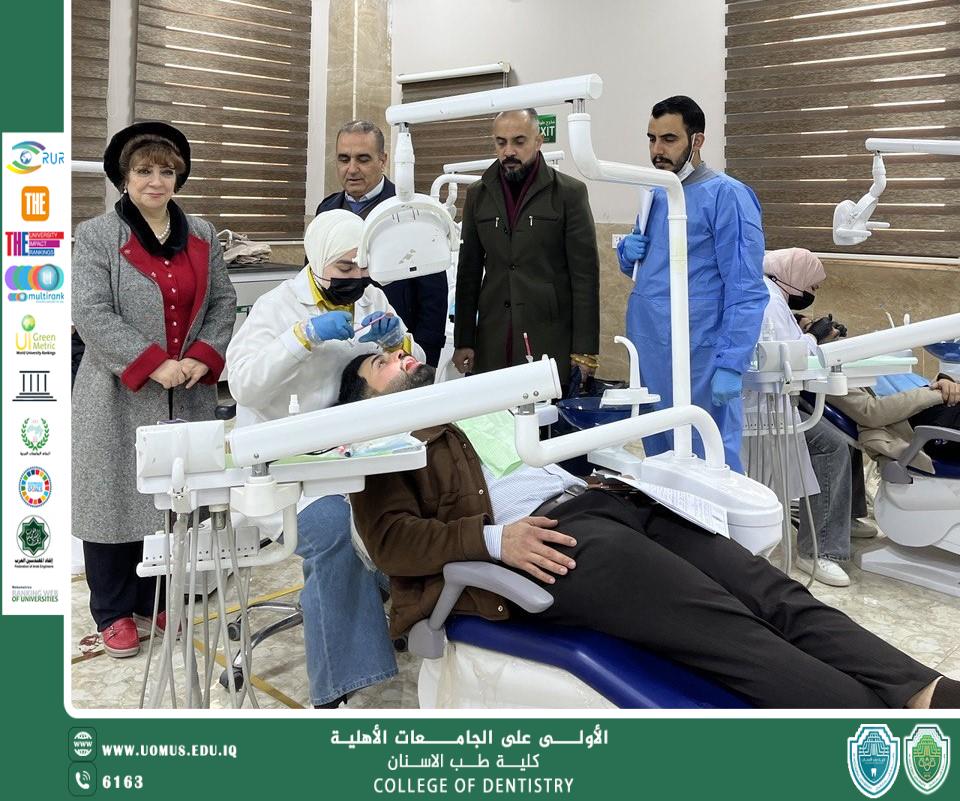 جانب من زيارة اللجنة الوزارية لعيادات كلية طب الأسنان خلال الامتحان العملي النهائي