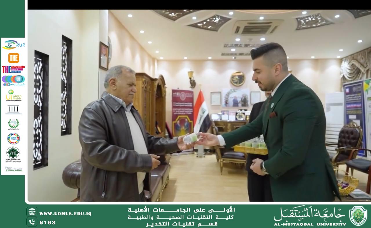 قسم تقنيات التخدير يقوم بتوزيع الماء للحفاظ على عمل الكلى