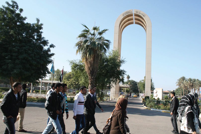 الطالب الجامعي العراقي بين التحديات والإصرار