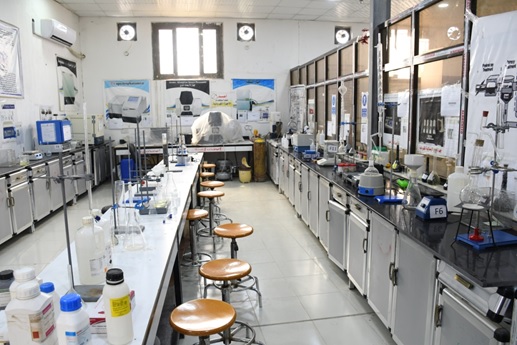 تطوير المختبرات العلمية لكلية المستقبل الجامعة