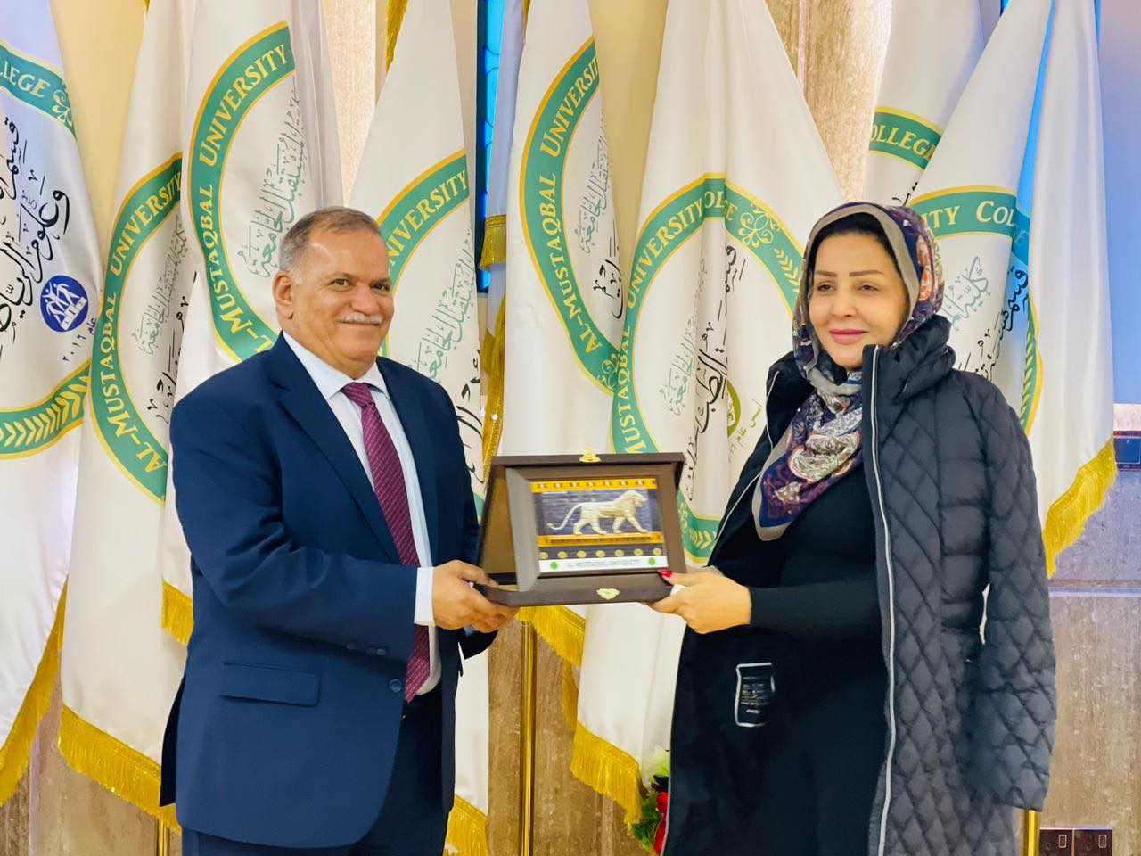 السيد عميد كلية المستقبل الجامعة يستقبل عميدة كلية العلوم في جامعة بابل