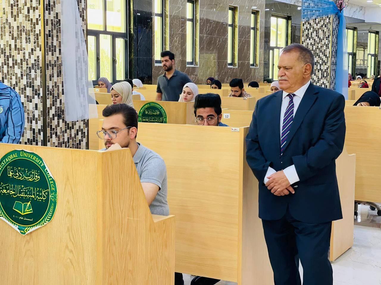 بانسيابية عالية تجري كلية المستقبل الجامعة الامتحان الوزاري التقويمي لطلبة قسم الصيدلة