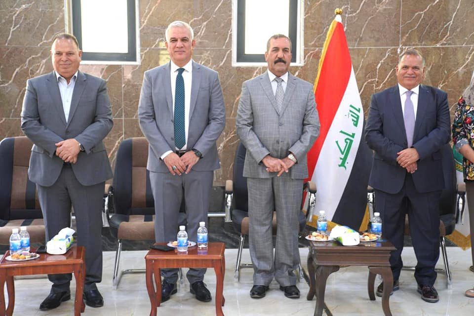 السيد عميد كلية المستقبل الجامعة يستقبل المهنئين بمناسبة عيد الفطر المبارك .