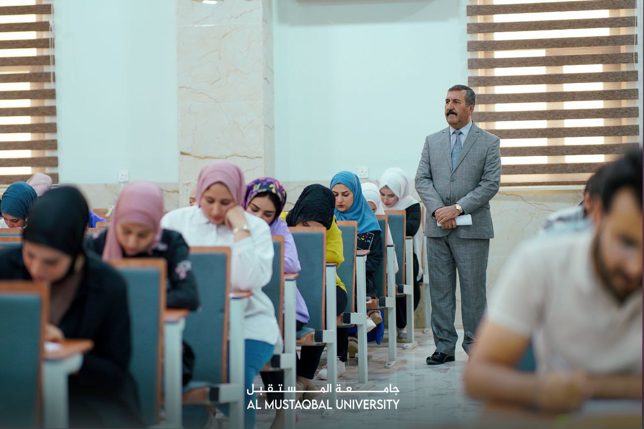 جانب من الامتحانات النهائية لطلبة كليات جامعة المستقبل