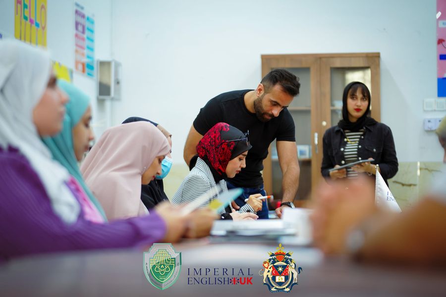 مركز اللغة الانكليزية في جامعة المستقبل يفتتح دورته الاولى للطلبة المسجلين في المستوى الأول (Beginners Level) 