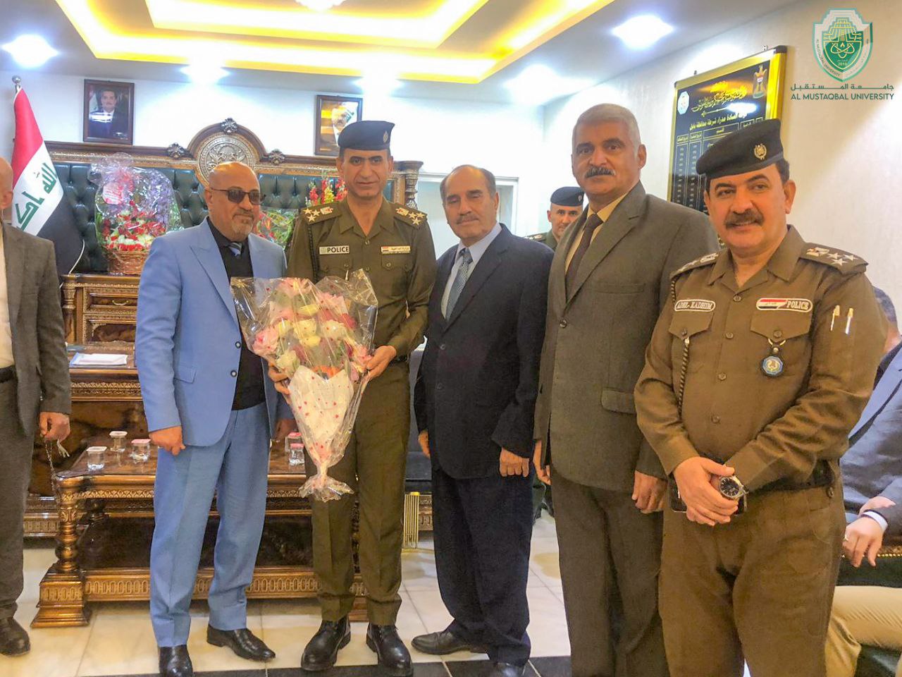 هنأ وفد جامعة المستقبل ، قائد شرطة محافظة بابل العميد علي كامل الحسناوي بمناسبة تسنمه مهام المنصب